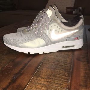 Women’s Nike Air Like New Worn Once! size 7.5